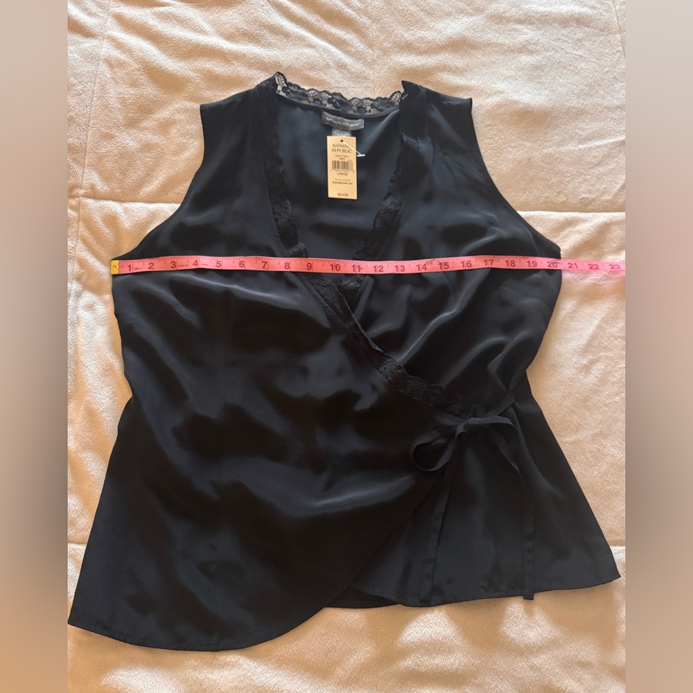 NWT BANANA REPUBLIC 100% SILK BLACK LACE-TRIMMED WRAP TOP SIZE LARGE - Picture 4 of 7